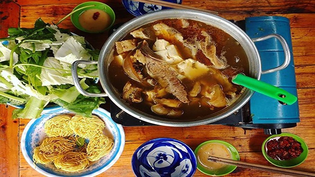 Lẩu bò - Ăn trưa ngon và thú vị tại Đà Lạt
